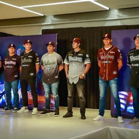  Tomateros presentó su nueva colección guinda – El Sol de Sinaloa