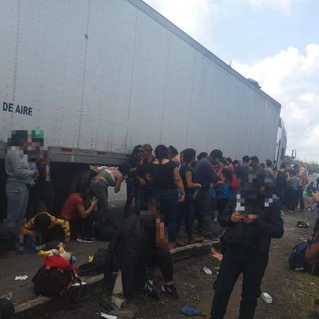 Tráiler choca con 126 migrantes en su interior en la carretera Veracruz-Xalapa – El Sol de Sinaloa