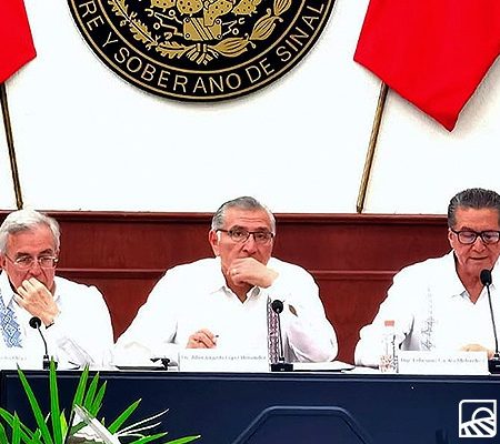 Adán Augusto se reúne con diputados de Sinaloa para tratar reforma militar