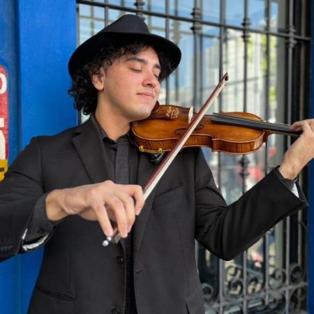 Sergio Amador busca promover la cultura de la música moderna en las calles de Culiacán – El Sol de Sinaloa