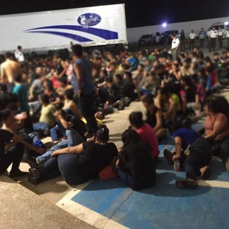 Rescatan a 343 migrantes en trailer abandonado en Veracruz – El Sol de Sinaloa