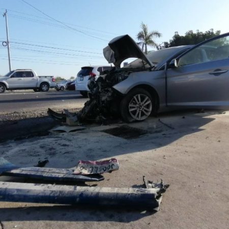 Tras chocar, una mujer termina lesionada por la Calzada Aeropuerto – El Sol de Sinaloa