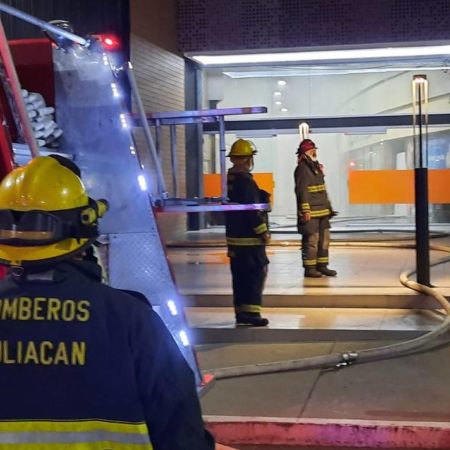 Bomberos extinguen incendio al interior de una plaza en Culiacán  – El Sol de Sinaloa