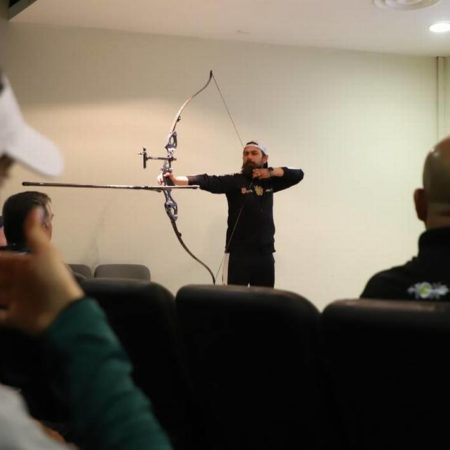 Diego Román instruye al tiro con arco – El Sol de Sinaloa